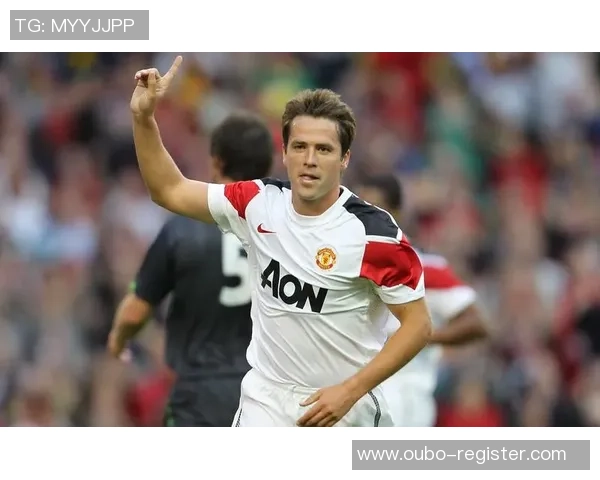 李伯清在足球场上的激情瞬间与传奇故事的回顾